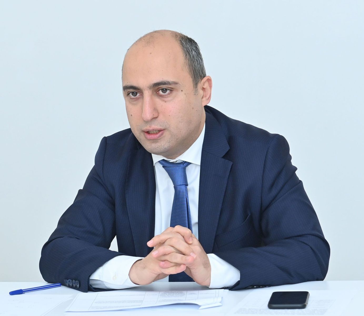 “İbtidai sinif müəllimi institut direktorundan çox maaş alır” - Nazir