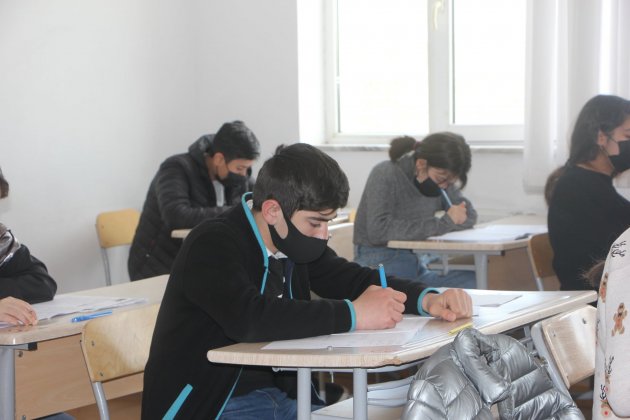 “Ağıllı” saat, unudulan sənədlər... - 21 mindən çox şagird imtahan verdi