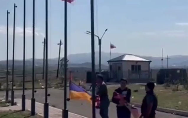 Xocalı aeroportundakı Ermənistan bayrağı endirildi - Video