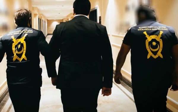 YARIM MİLYONLUQ QIZIL BAKI AEROPORTUNDAN NECƏ KEÇİRİLİB? - Vəzifəli şəxs həbs olundu