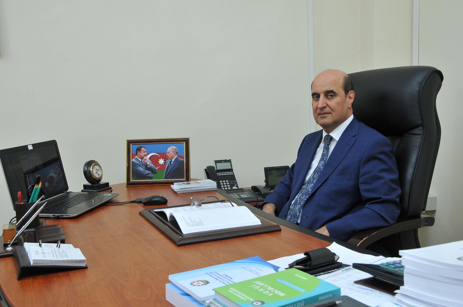 Rafiq Aslanovun oğlanları İngiltərə vətəndaşıdır…. - Rafiq Asalanovun 23 yaşlı oğlu Londondakı 10 milyonları necə qazanıb..?
