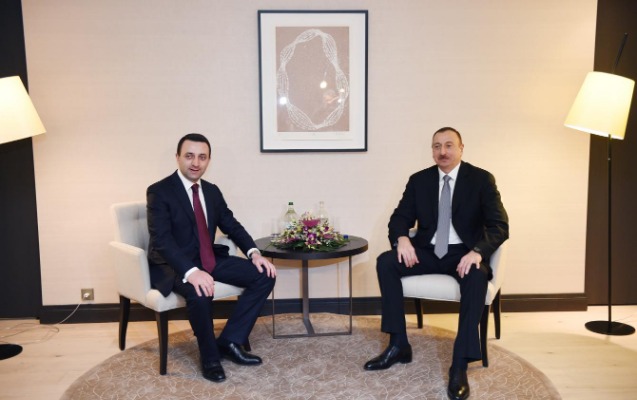İlham Əliyevlə Qaribaşvili “Qarabağ xanlığının irsi” sərgisi ilə tanış oldu