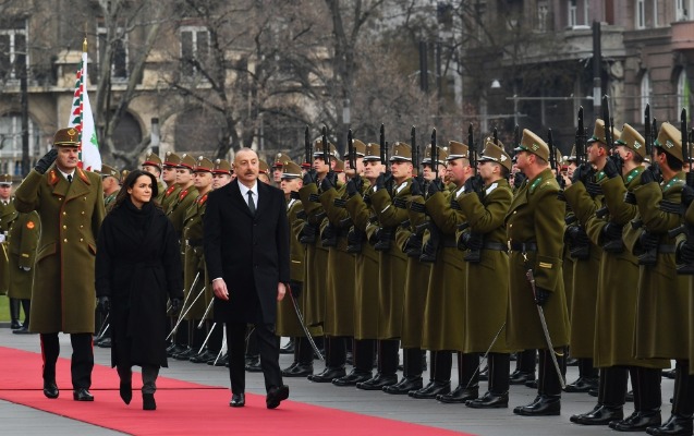 Macarıstanda İlham Əliyevin rəsmi qarşılanma mərasimi oldu