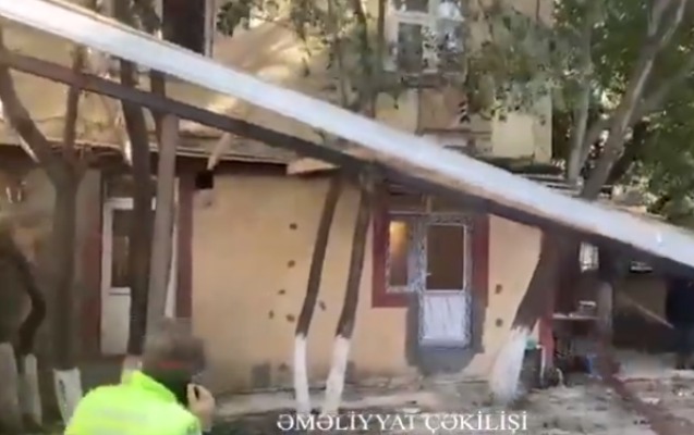 Binəqədidə qanunsuz tikililər söküldü - Video