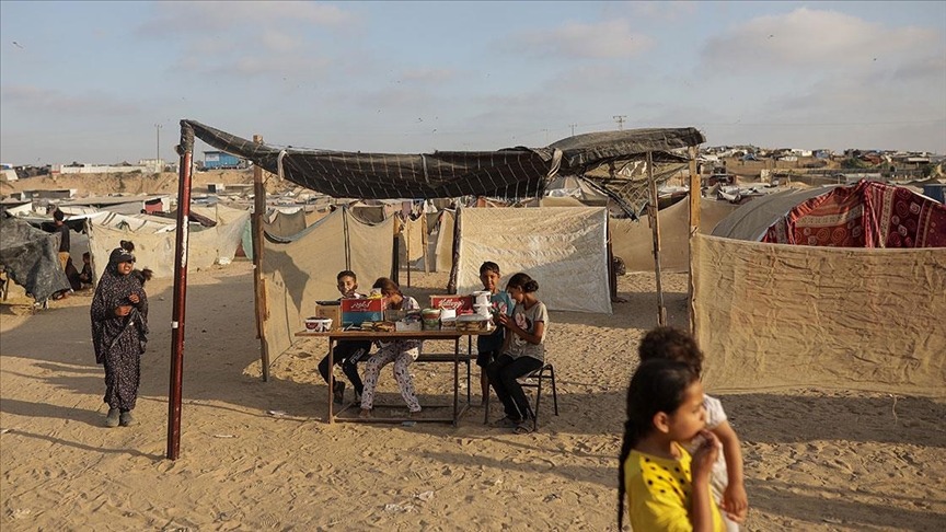   UNRWA: Qəzzada yüz minlərlə insan adekvat sığınacaq, qida, dərman və təmiz sudan məhrumdur