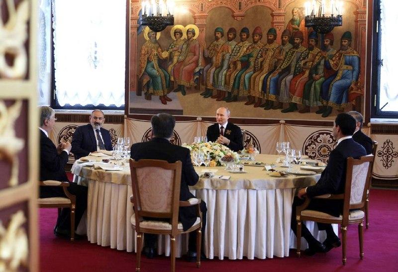 “QRANOVİT PALATASI”NDA “ÇAR ZİYAFƏTİ”... – Putin parada qatılan liderlərə verdiyi ziyafətdə nələrə eyham vurub?