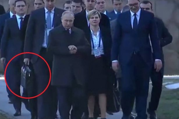 Putinin çamadanında nə vardı?
