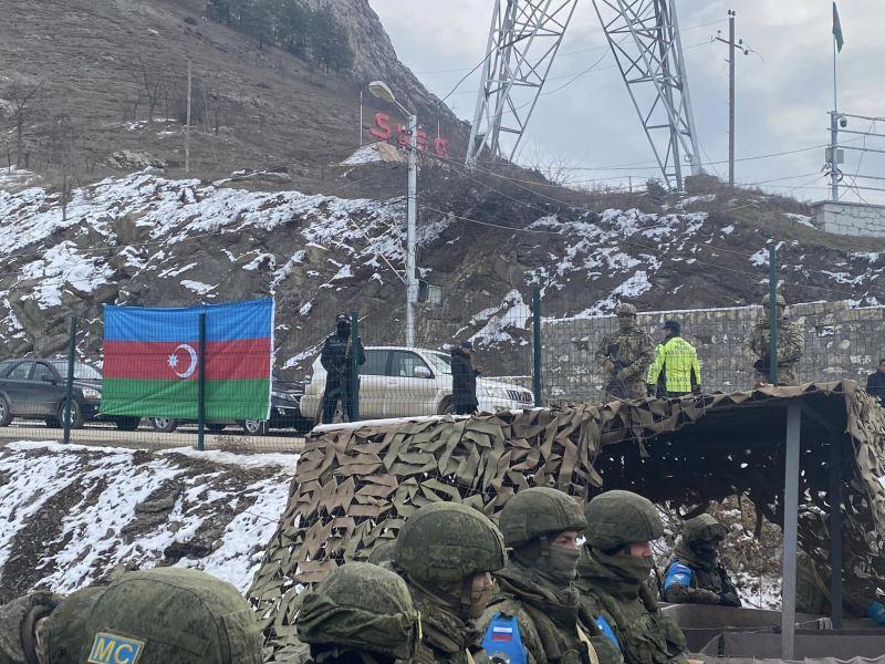 “HƏRƏKƏT ETMƏLIYİK, DÜŞMƏNİ FAKT QARŞISINDA QOYMALIYIQ” – “Laçın yolunda nəzarət-buraxılış məntəqəsinin qoyulmasını bu qədər ləngitmək olmaz”