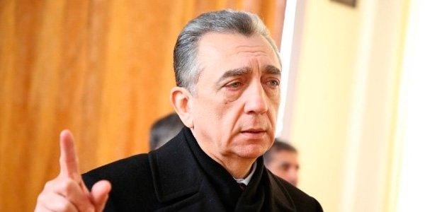 Bakının mərkəzində “qanunsuz” parkinqi kim tikib?
