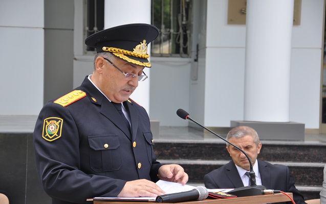Vilayət Eyvazov polis rəisini vəzifəsindən azad etdi
