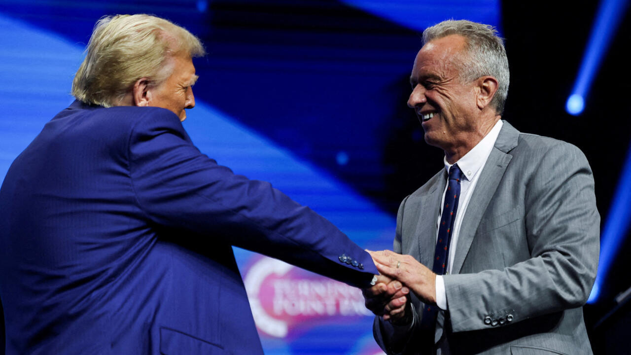 Tramp sui-qəsdə uğramış keçmiş prezident Con Kennedinin qardaşı oğlunu səhiyyə naziri təyin edəcək