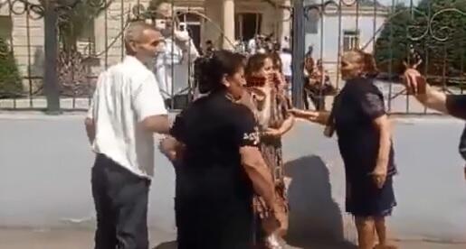 İlkinə hökm oxundu, etirazlar başladı - Video