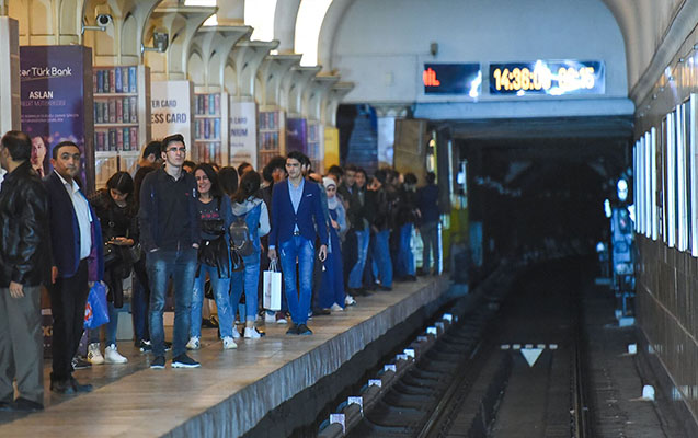 Metroya xlorla girdi, təhlükə yarandı - Yenilənib