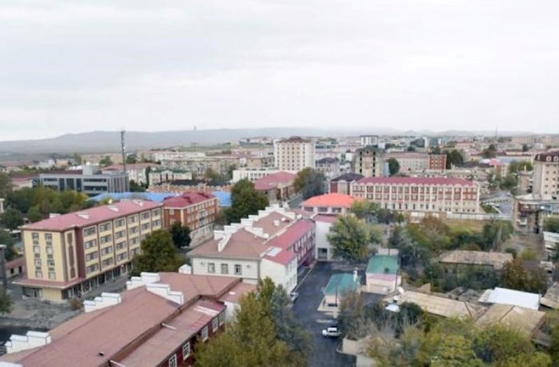 Nehrəm sakini: “Prezidentin nümayəndəsinin qovduqlarını başçı işdə saxladı” – Video