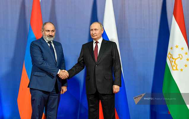 Putin İrəvanda sammitdə iştirak edir - Video + Foto