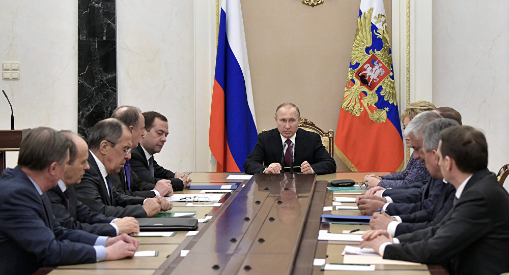 Putin TŞ-ni topladı, Şoyqu məruzə etdi