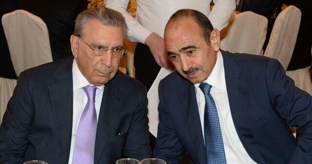 Onun arxasında Ramiz Mehdiyev və qudası Əli Həsənov dayanır
