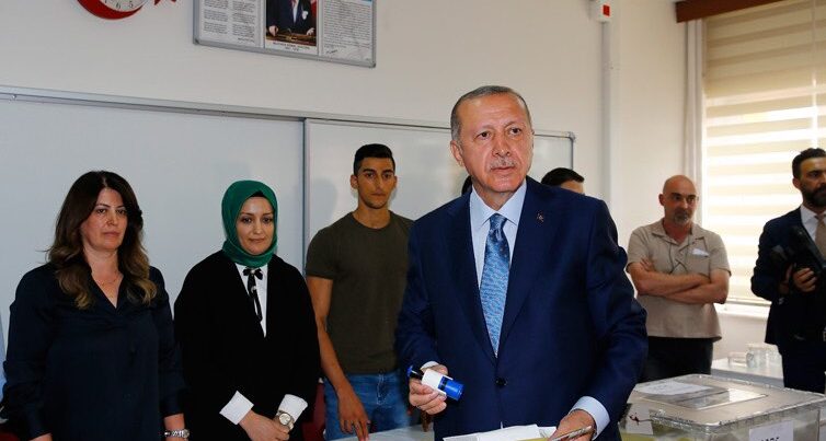 Türkiyədəki seçkinin taleyini suriyalılar həll etdi? - Yalanlar və gerçəklər