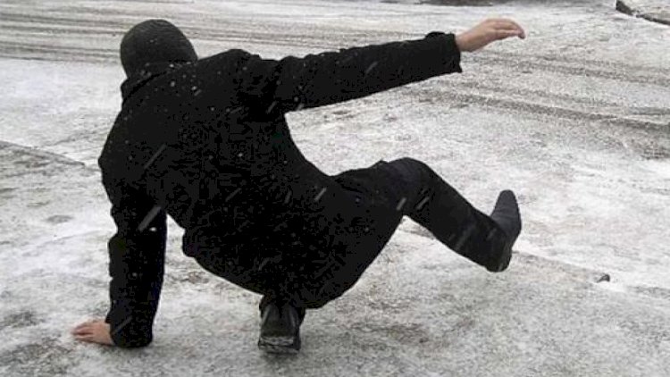 Qarlı havada xəsarət alanların sayı 24-ə çatdı