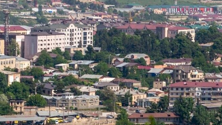 Xankəndidə qəfil görüş: Rus agenti erməni keşişlə bir arada - Təxribat gözlənilir