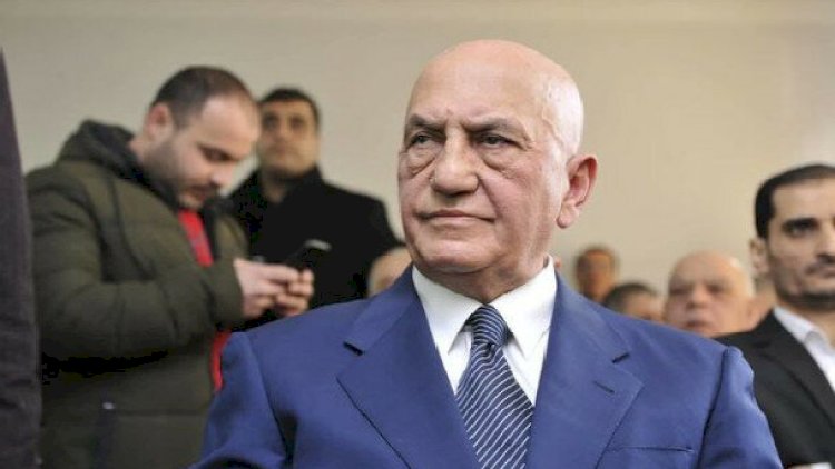 Əli İnsanov partiyalara birləşməyi təklif edib