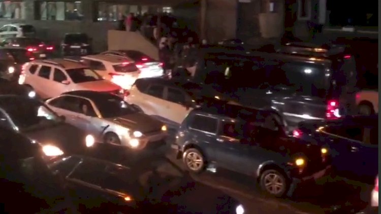 Ölkədən qaçan ruslar Gürcüstanla sərhəddə tıxac yaratdı – Video