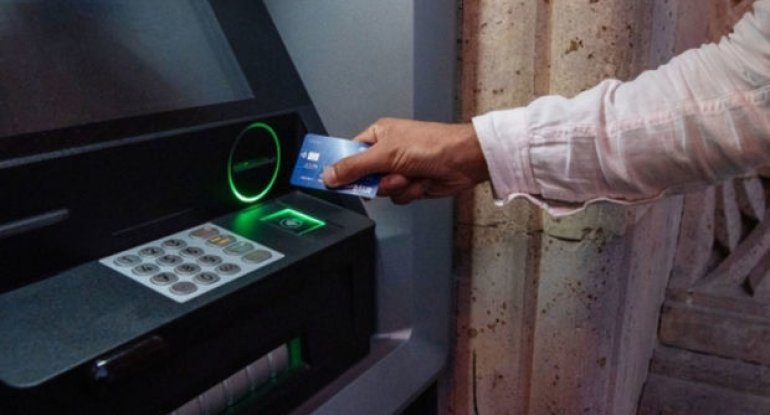 Ermənistan bankları Rusiya kartlarına xidməti dayandırır