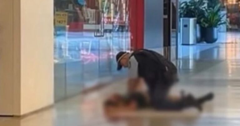 Avstraliyada ticarət mərkəzinə hücumda 6 nəfər öldü