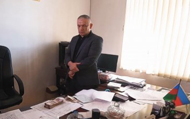 "MEŞƏ QULDURU" İLQAR QƏRİBOV DƏSTƏSİLƏ ƏHVƏ DÜŞMƏSİ ÜÇÜN 1000000 manat MÜKAFAT VƏD EDİB