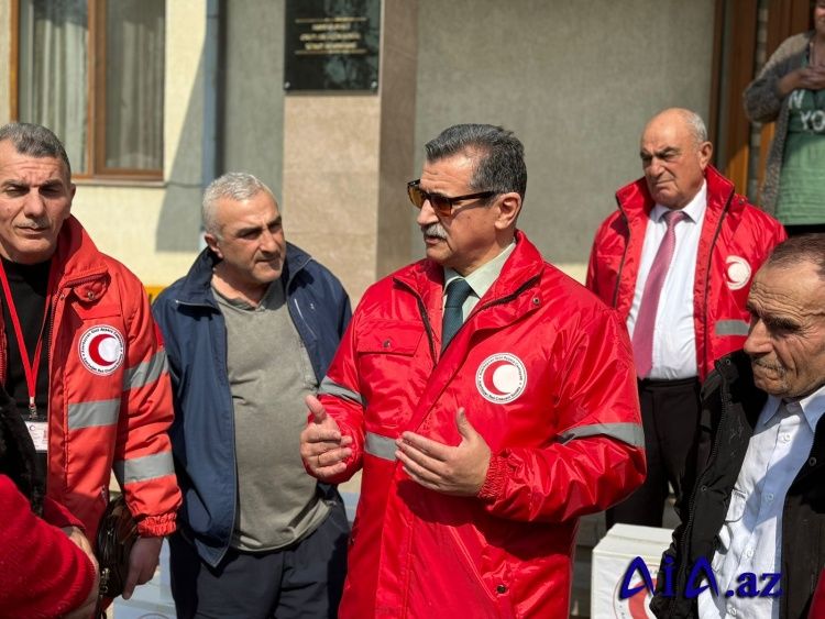 Deputat Xankəndi ermənilərinə yardım apardı - FOTO