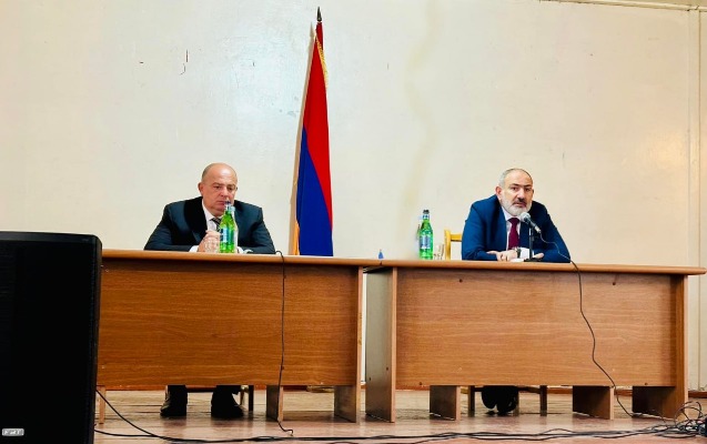 Paşinyan Qazaxla həmsərhəd olan Tavuşa gedib - Foto
