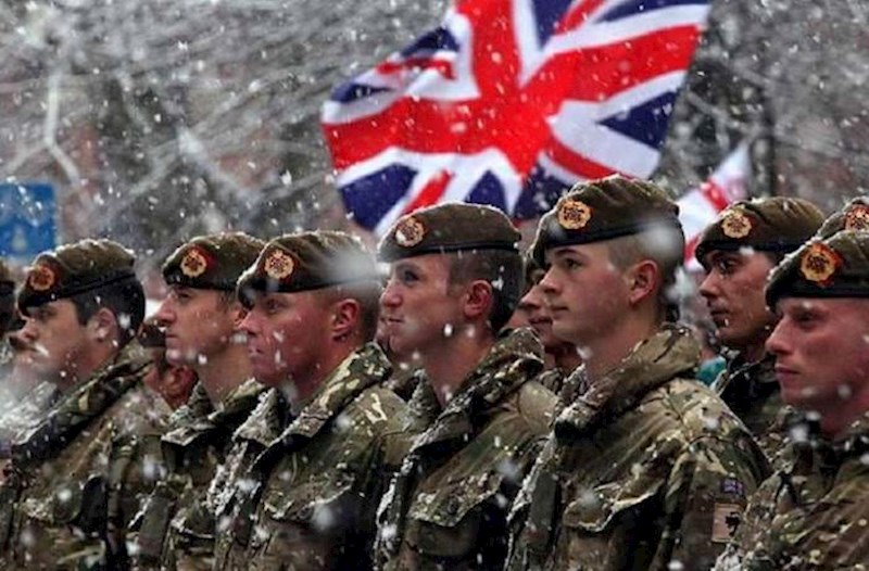 Britaniya ordusunda 100 illik qadağa ləğv edildi