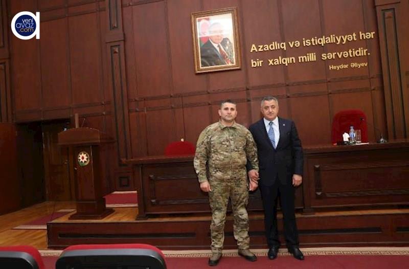 Qazi Abdin Fərzəliyevin qəbuluna düşə bilmədiyini deyir: “Özünü xan kimi aparır”