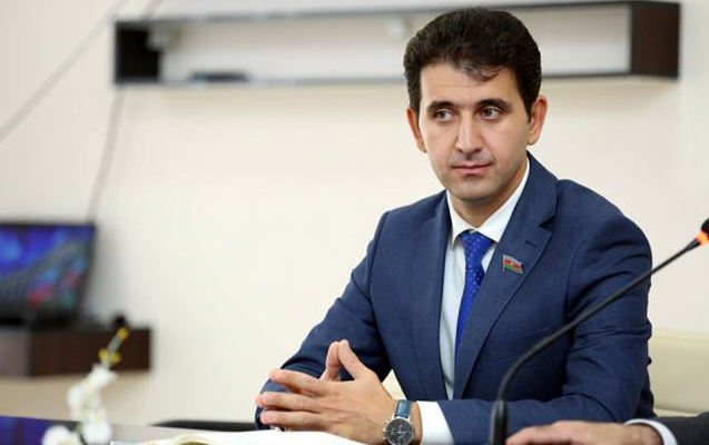 “Məmurlar da dəyişməlidir, bizə yaraşmır”