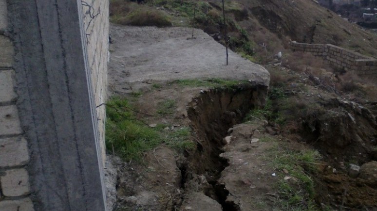Bakıda təhlükəli ərazilər: Yaşamaq qorxuludur 
