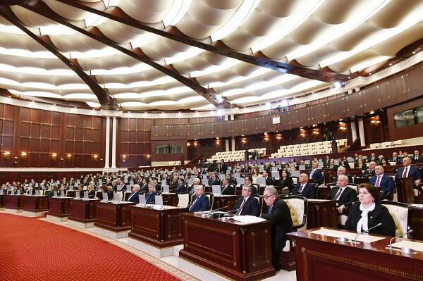 Bələdiyyələr birləşir: qanun layihəsi I oxunuşdan keçdi